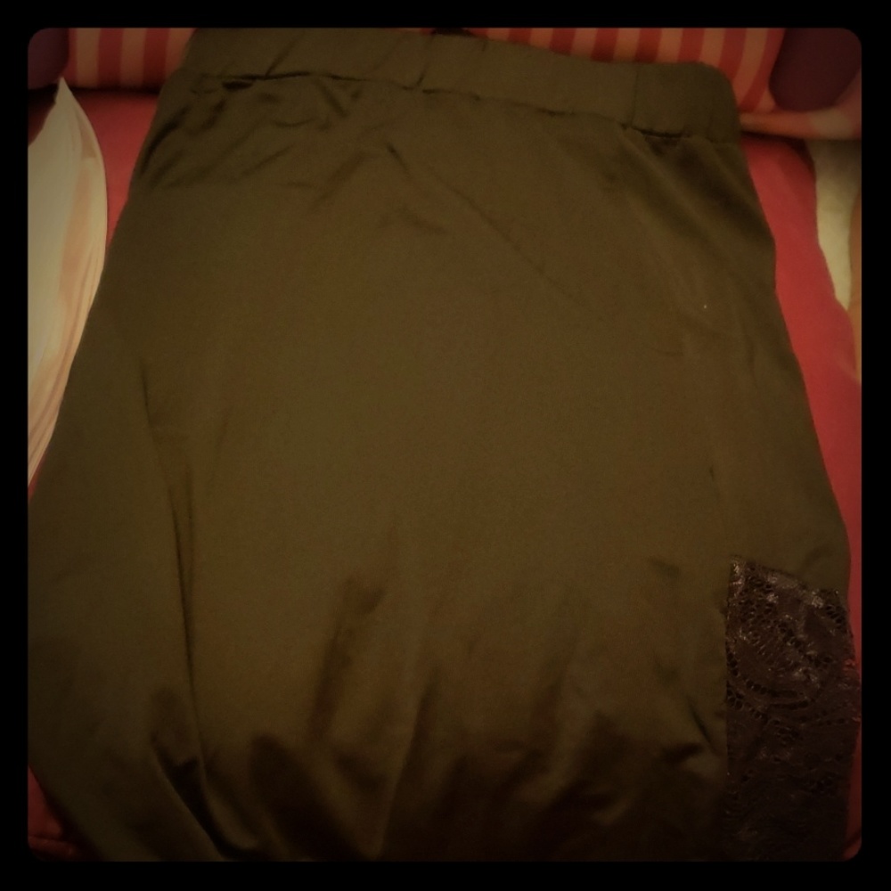 Legging. Tub top bra, pants and shirt